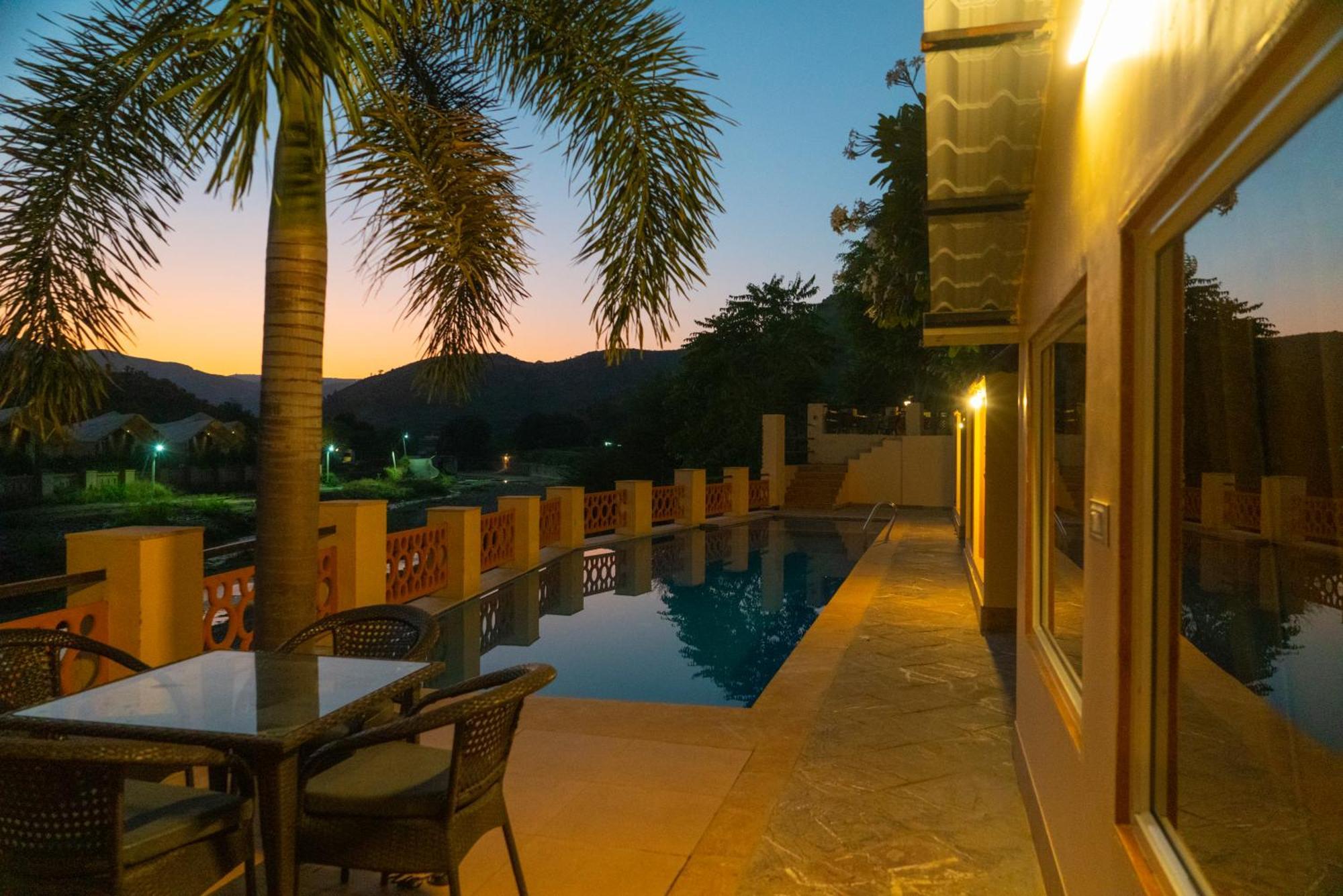 Udai Nature Valley Resort - A Peace Full Farmhouse Resort Udaipur Bagian luar foto