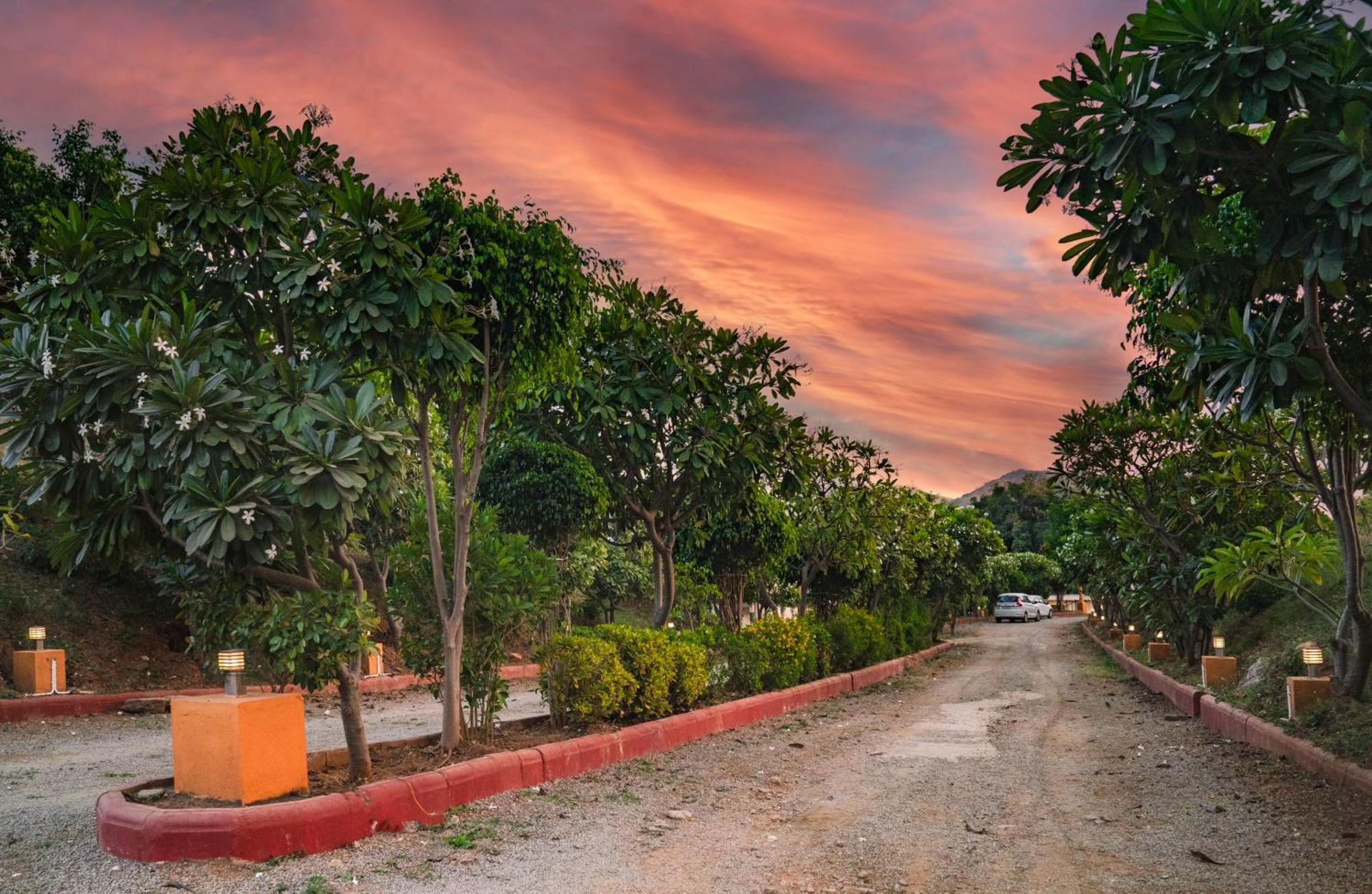 Udai Nature Valley Resort - A Peace Full Farmhouse Resort Udaipur Bagian luar foto