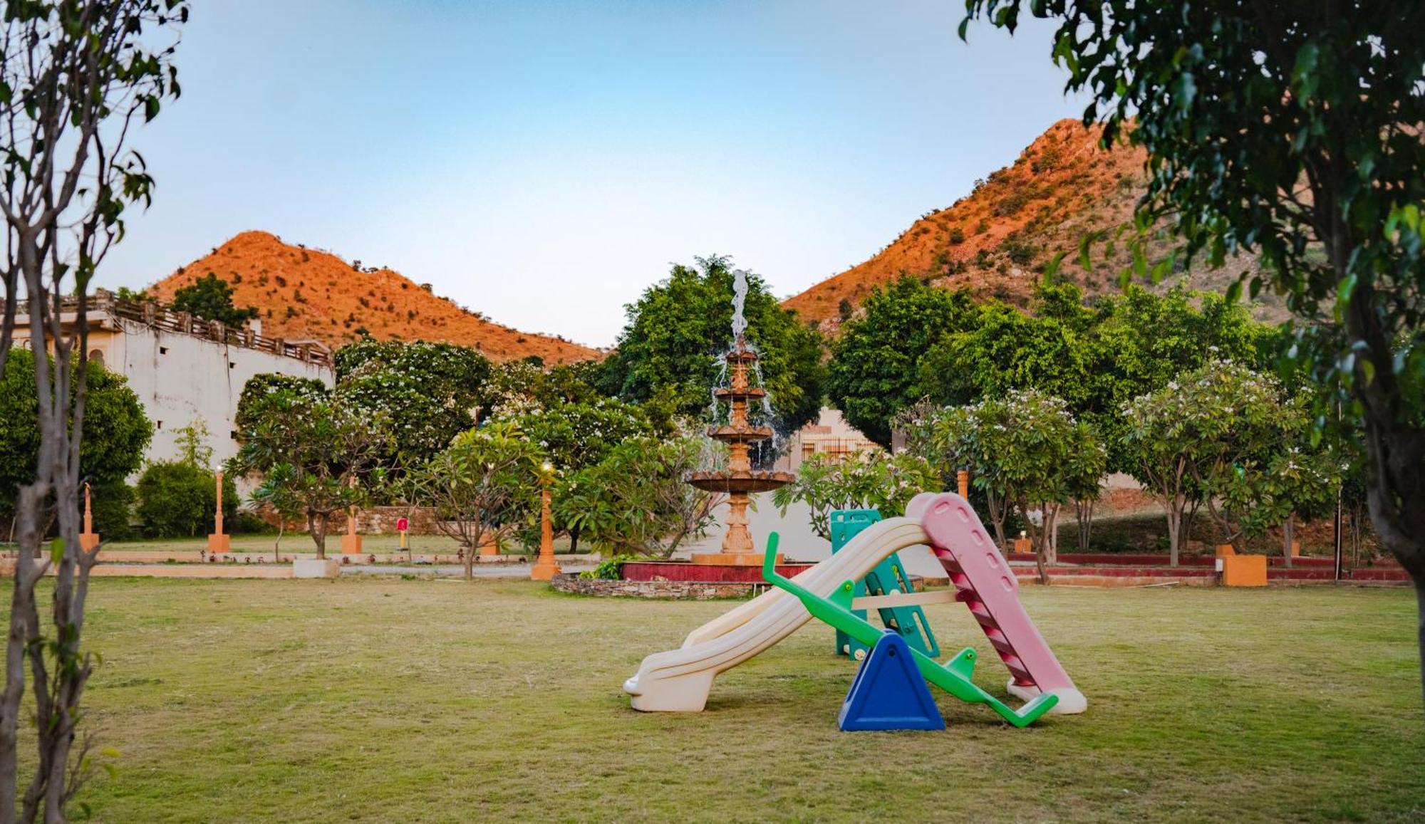 Udai Nature Valley Resort - A Peace Full Farmhouse Resort Udaipur Bagian luar foto