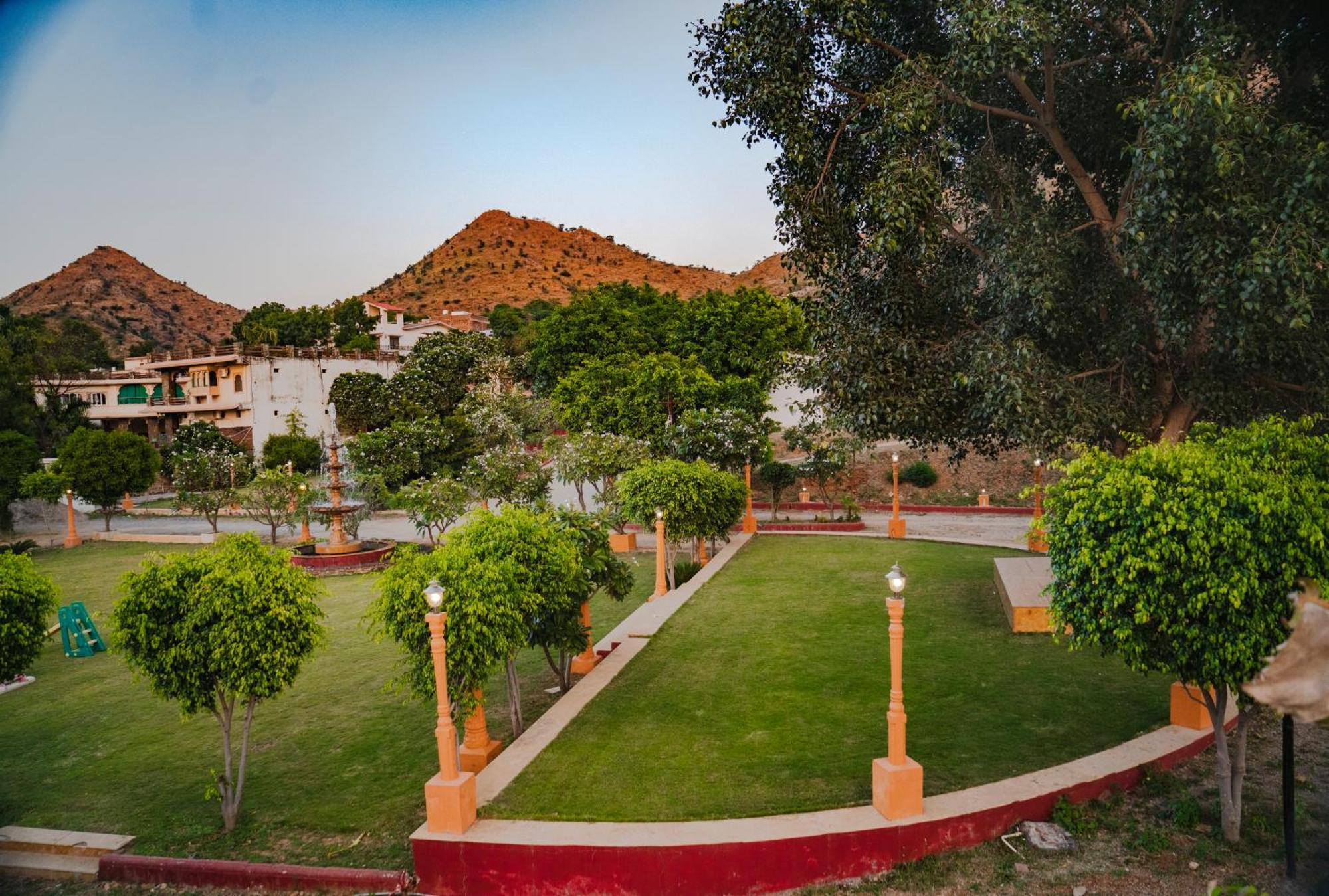 Udai Nature Valley Resort - A Peace Full Farmhouse Resort Udaipur Bagian luar foto