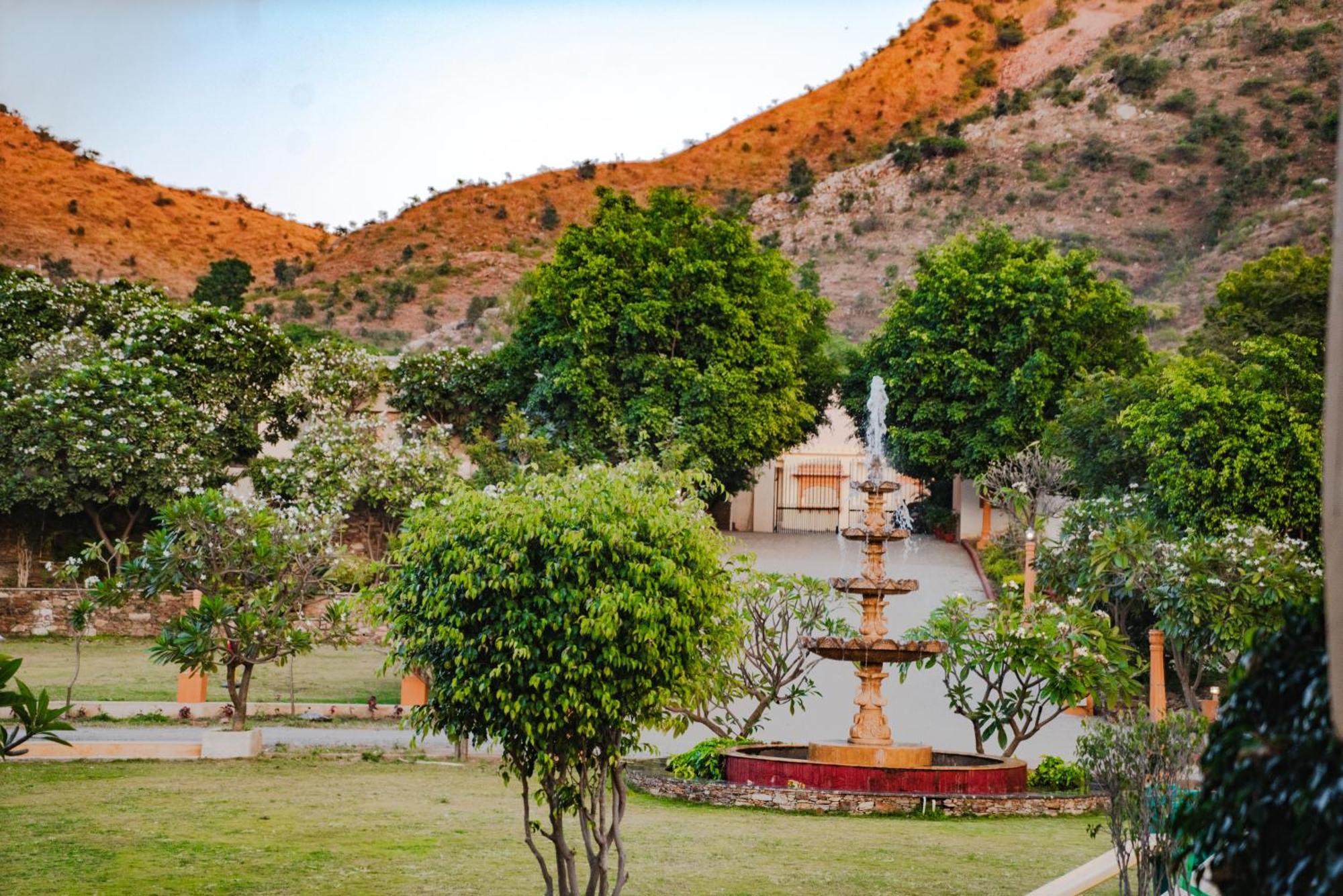 Udai Nature Valley Resort - A Peace Full Farmhouse Resort Udaipur Bagian luar foto