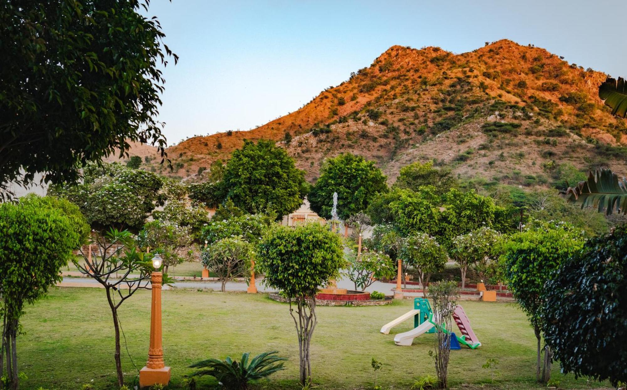 Udai Nature Valley Resort - A Peace Full Farmhouse Resort Udaipur Bagian luar foto